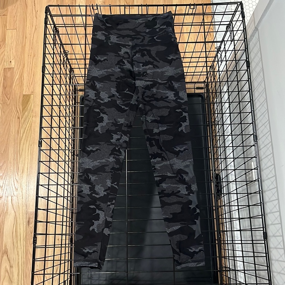 Strut This Size S Black Camo Legging